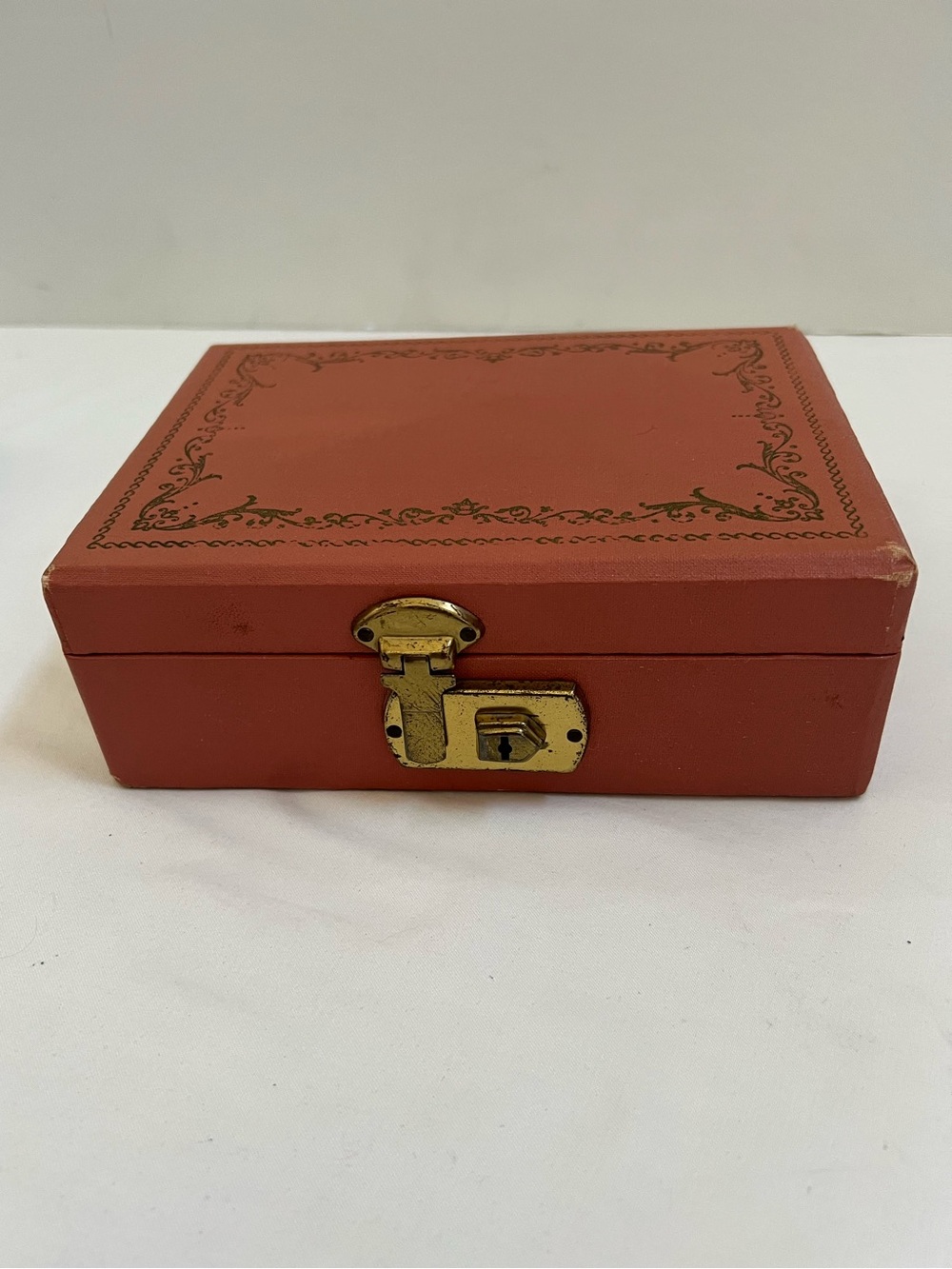 Vintage Mid-Century Jewelry Box Coral With Green/Blue Silky Lining NO Key